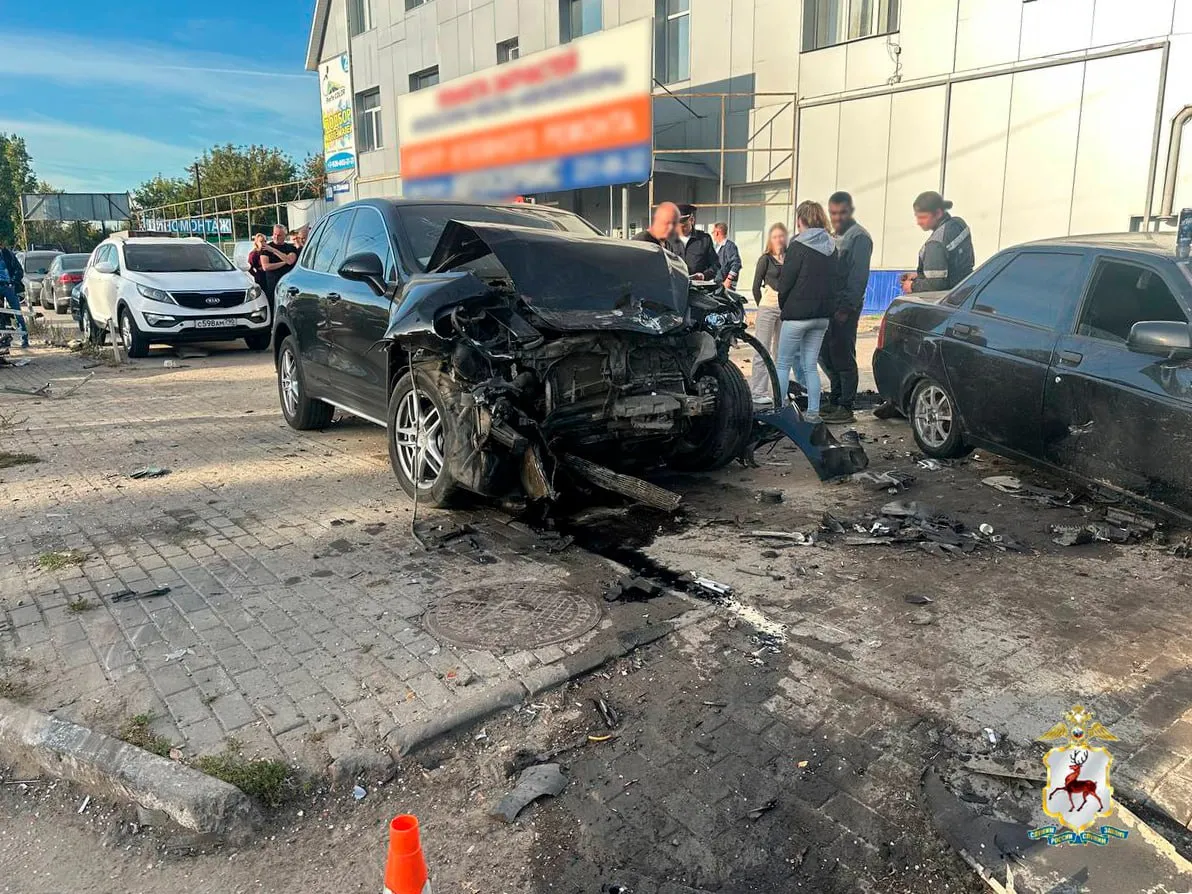 Один человек погиб и трое ранены в ДТП с Porsche в Нижнем Новгороде