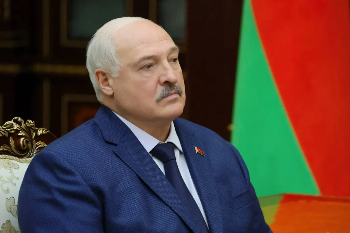 Лукашенко пообещал передать Путину весточки от американцев
