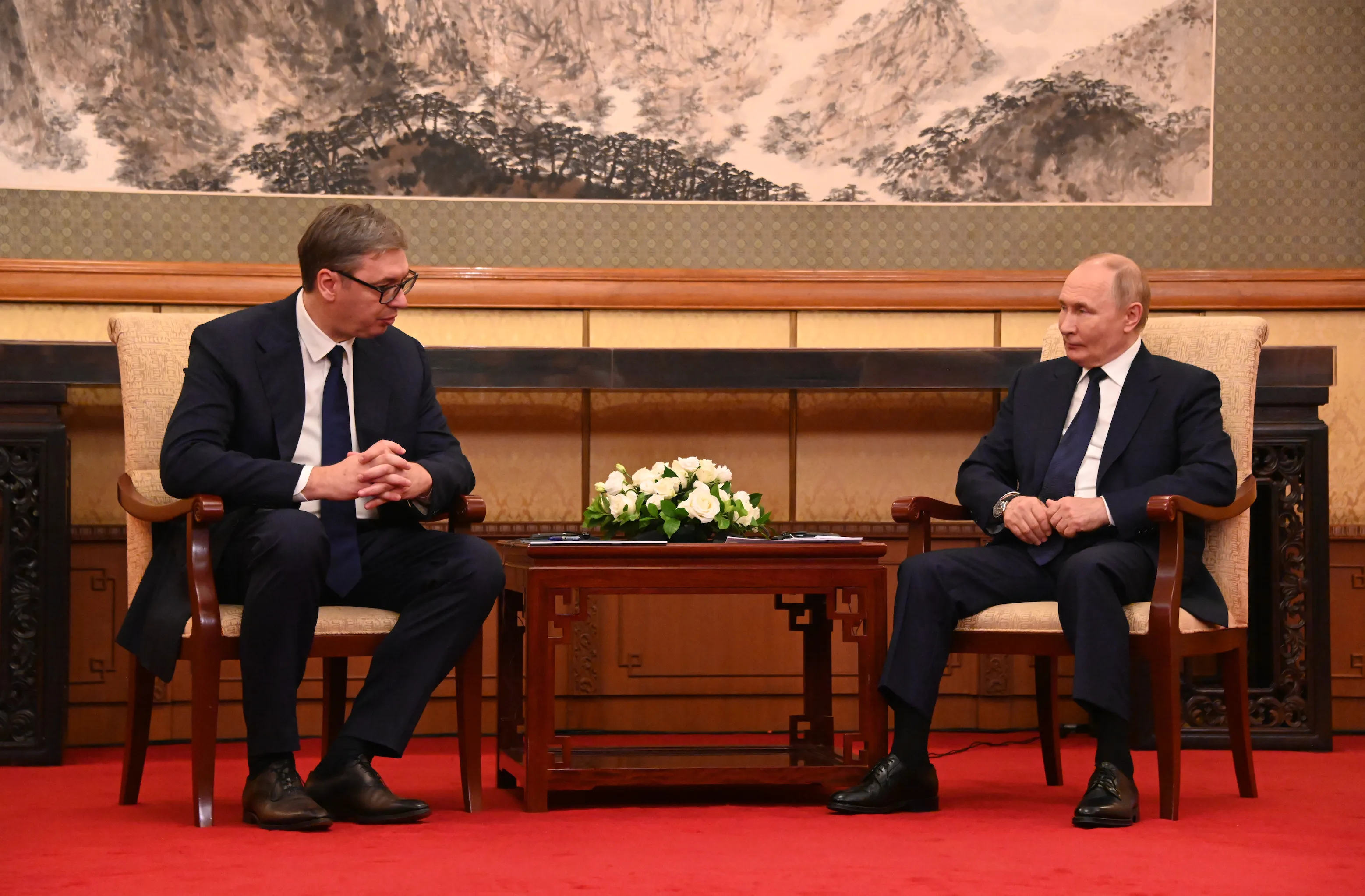 Путин выразил уважение Сербии за независимый внешнеполитический курс