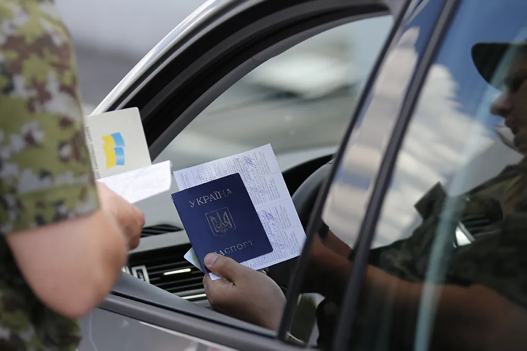 «Их нужно призывать»: В Раде захотели вновь закрыть границы Украины для молодёжи
