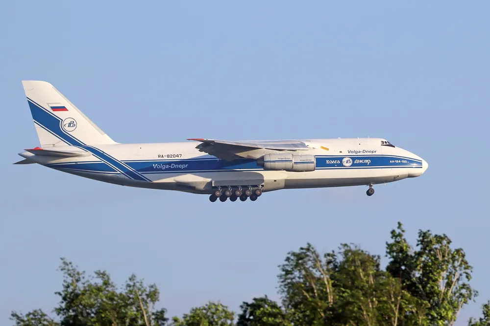 Посольство РФ в Канаде потребовало возвращения самолёта Ан-124-100 владельцу