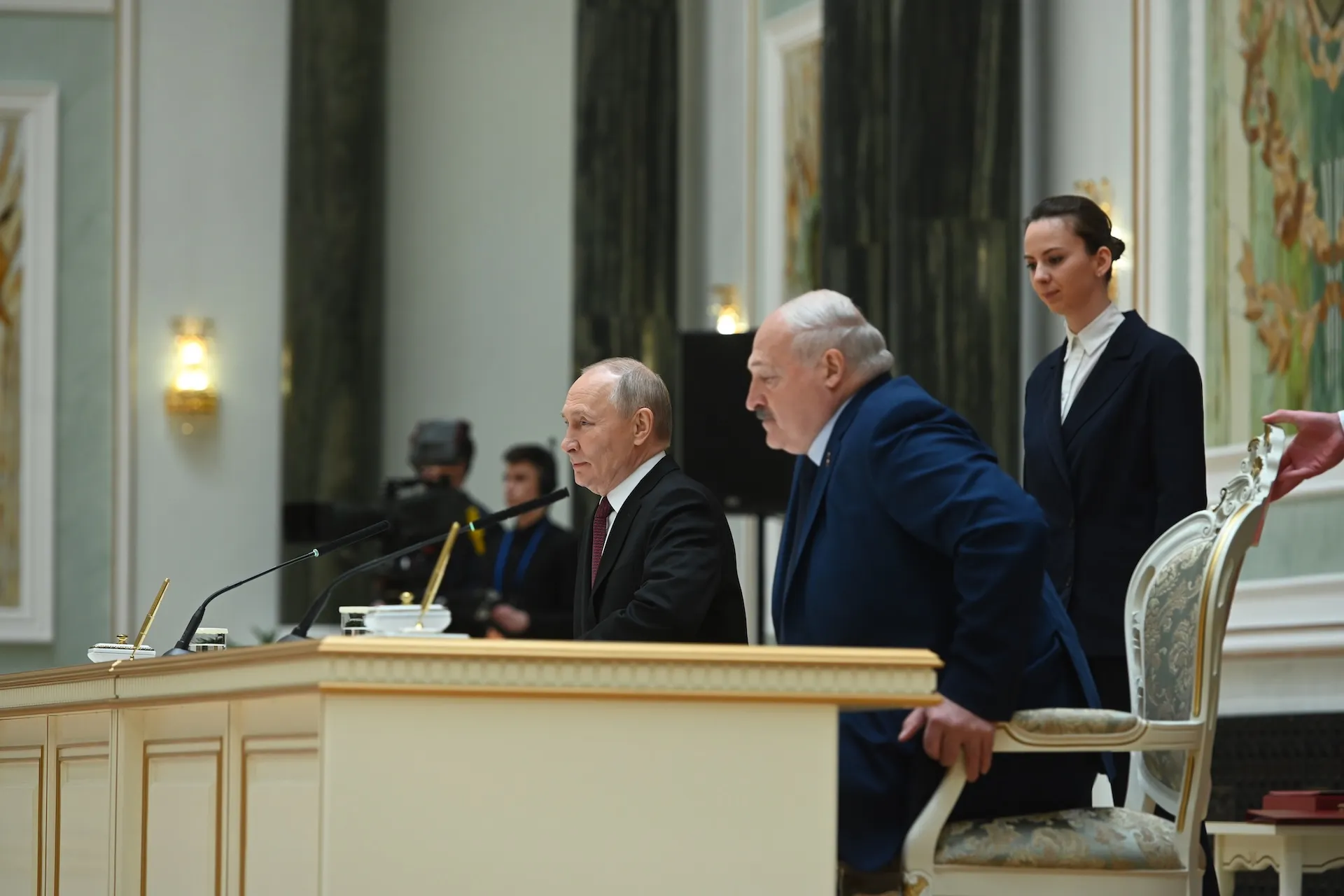 Лукашенко вместе с Путиным заслушал доклад генерального штаба ВС России