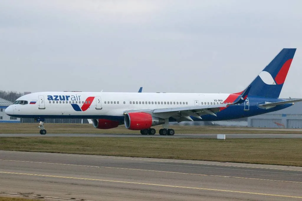 В Екатеринбурге пассажир умер в самолёте рейса Azur Air, готовящемся к вылету
