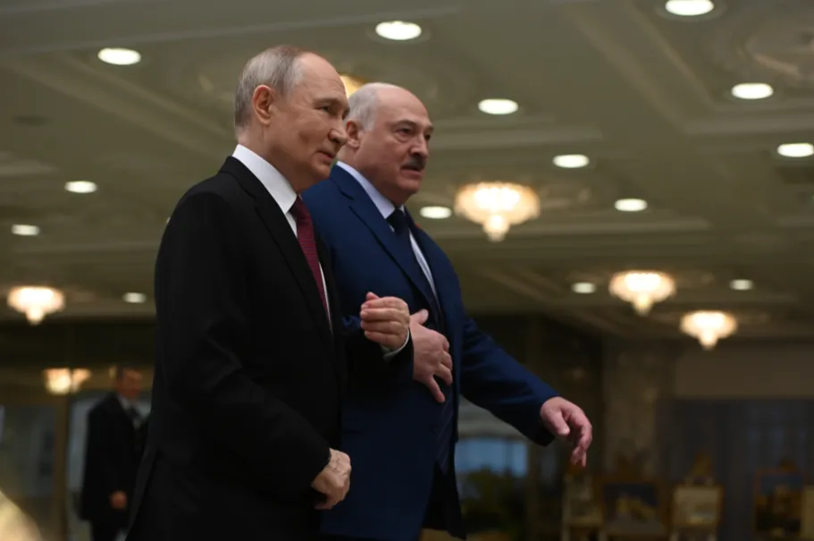 Лукашенко рассказал, о чём говорил с Путиным и как Белоруссия собирается «выживать»