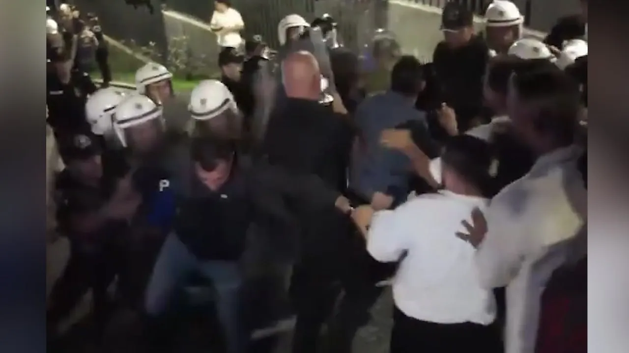 В Стамбуле проходят массовые акции протеста