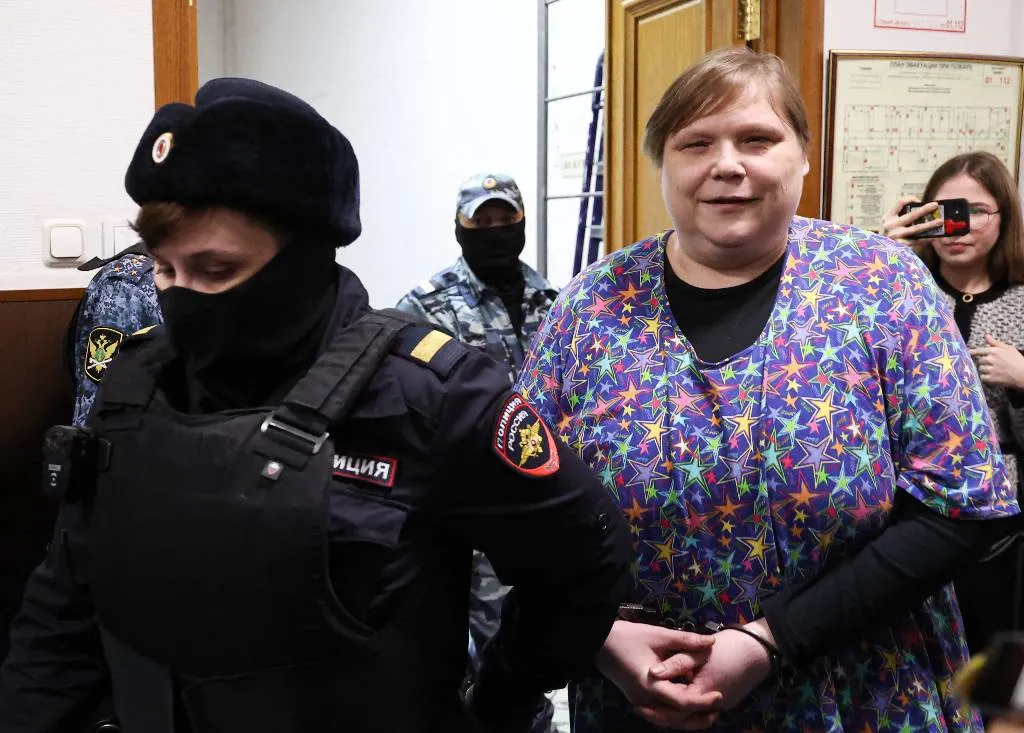 ТАСС: Суд заменил срок Александре Баязитовой на принудительные работы
