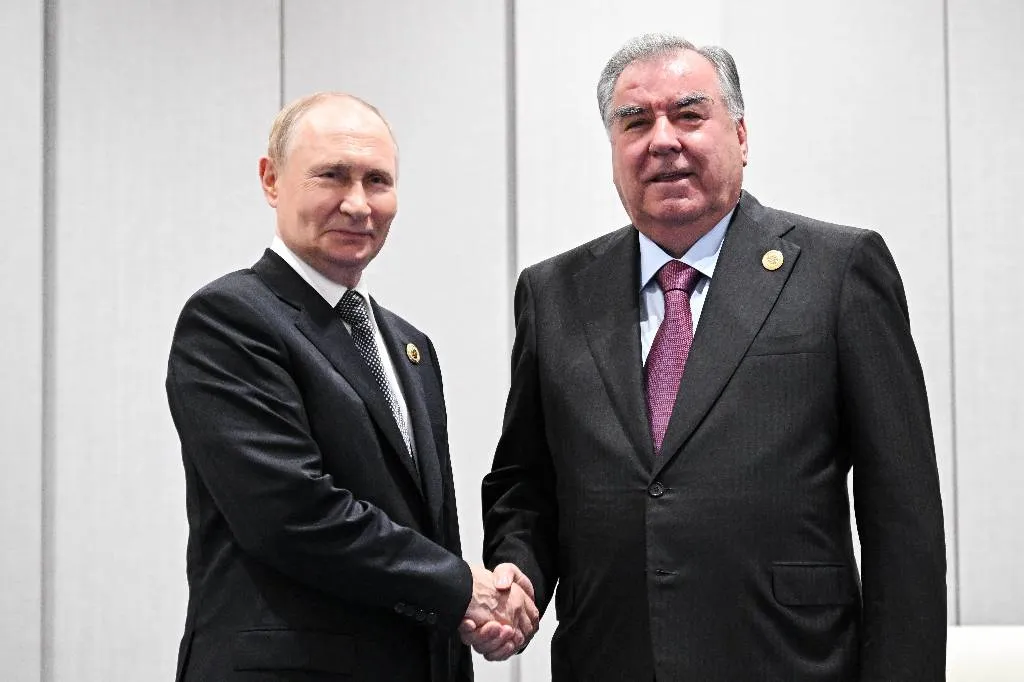 Путин поздравил президента Таджикистана Рахмона с Днём независимости страны