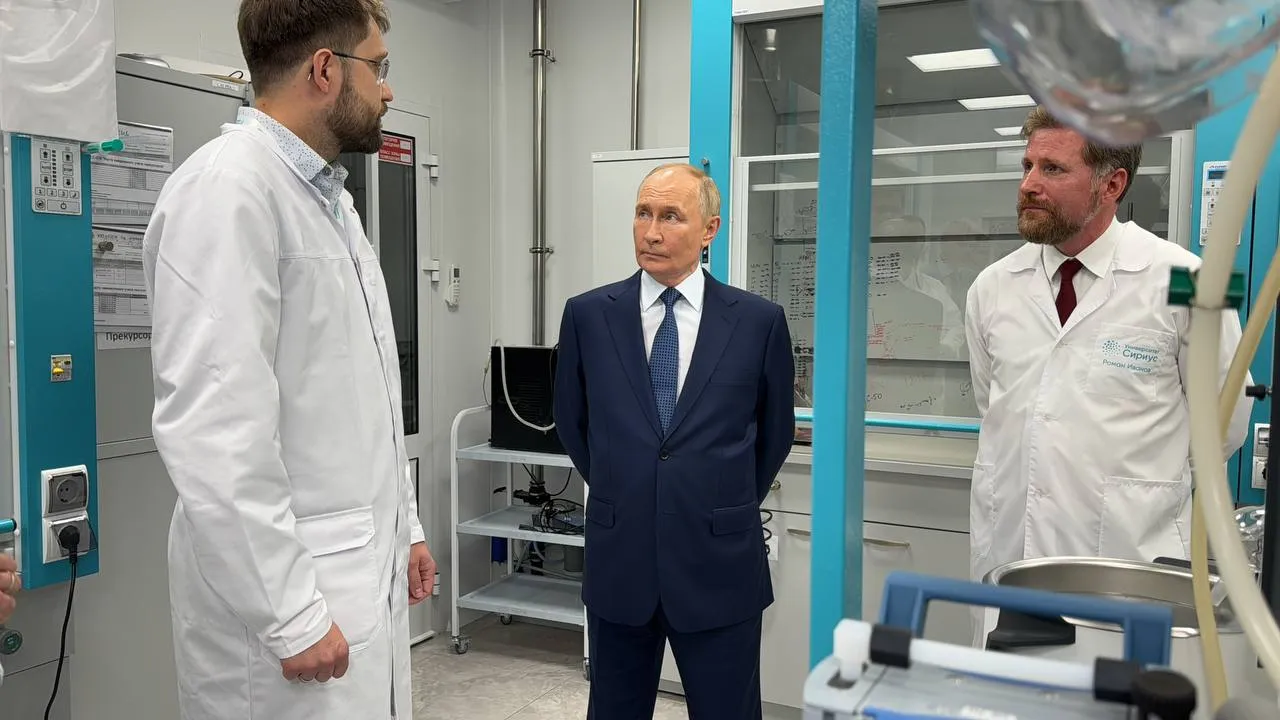 Специалисты «Сириуса» показали Путину новые разработки в области биомедицины