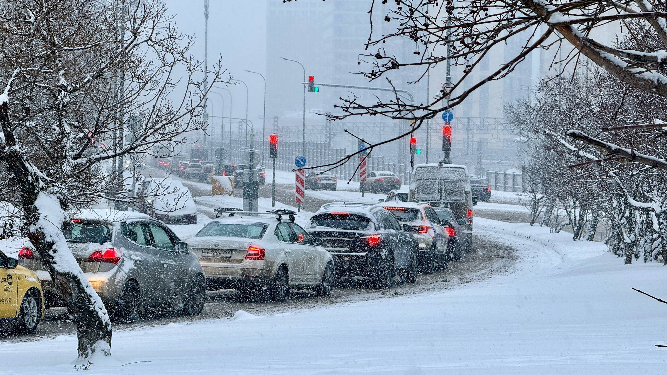 Жителям Москвы и области рассказали о погоде в первую рабочую неделю после праздников