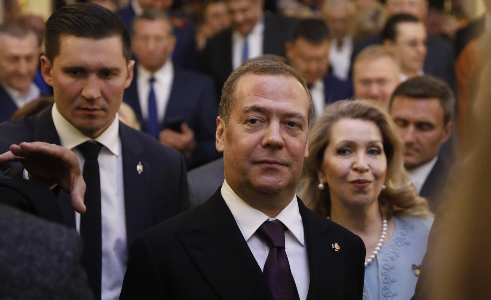 Медведев: Размещение войск НАТО на Украине неприемлемо для России