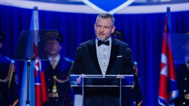 Президент Словакии отказал Украине в военной помощи