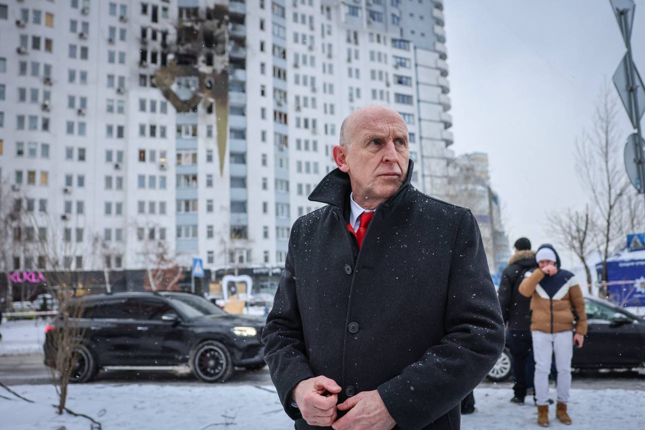 Мечтавший похитить Путина министр обороны Британии застрял в поезде во время визита в Киев