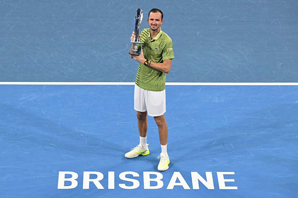 Медведев выиграл турнир ATP-250 в Брисбене