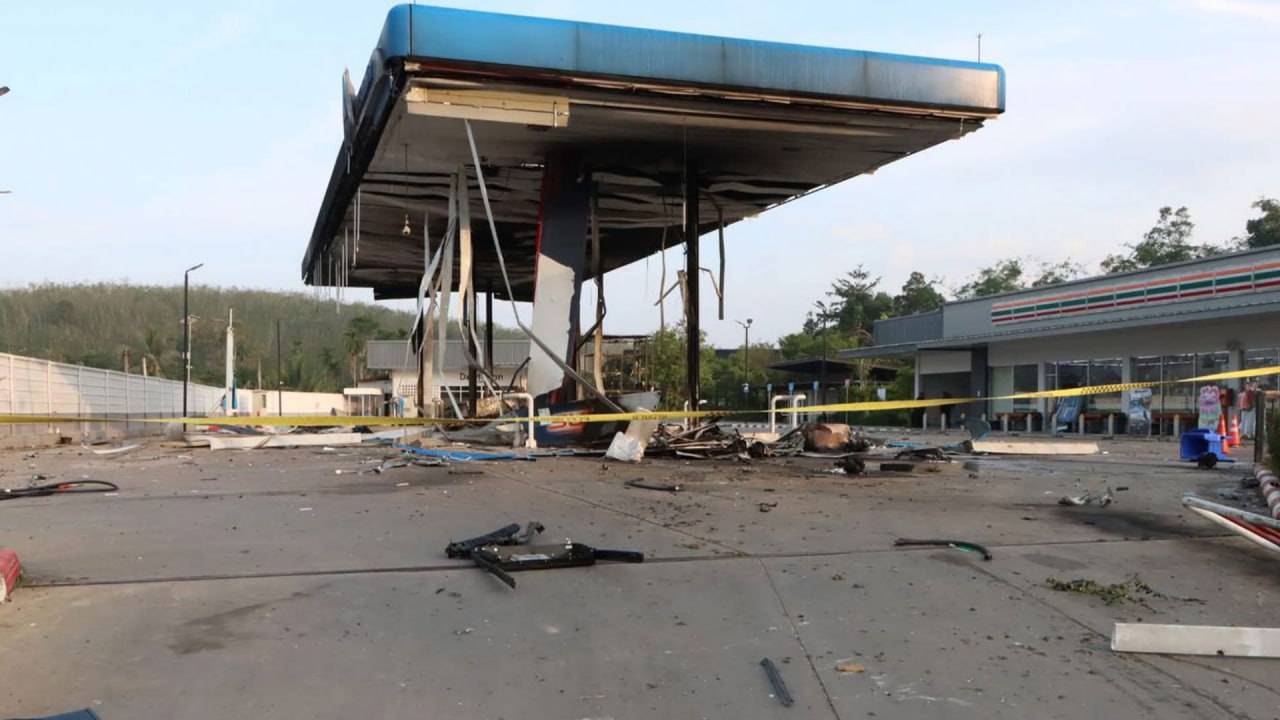 На юге Таиланда подорвали 11 автозаправочных станций