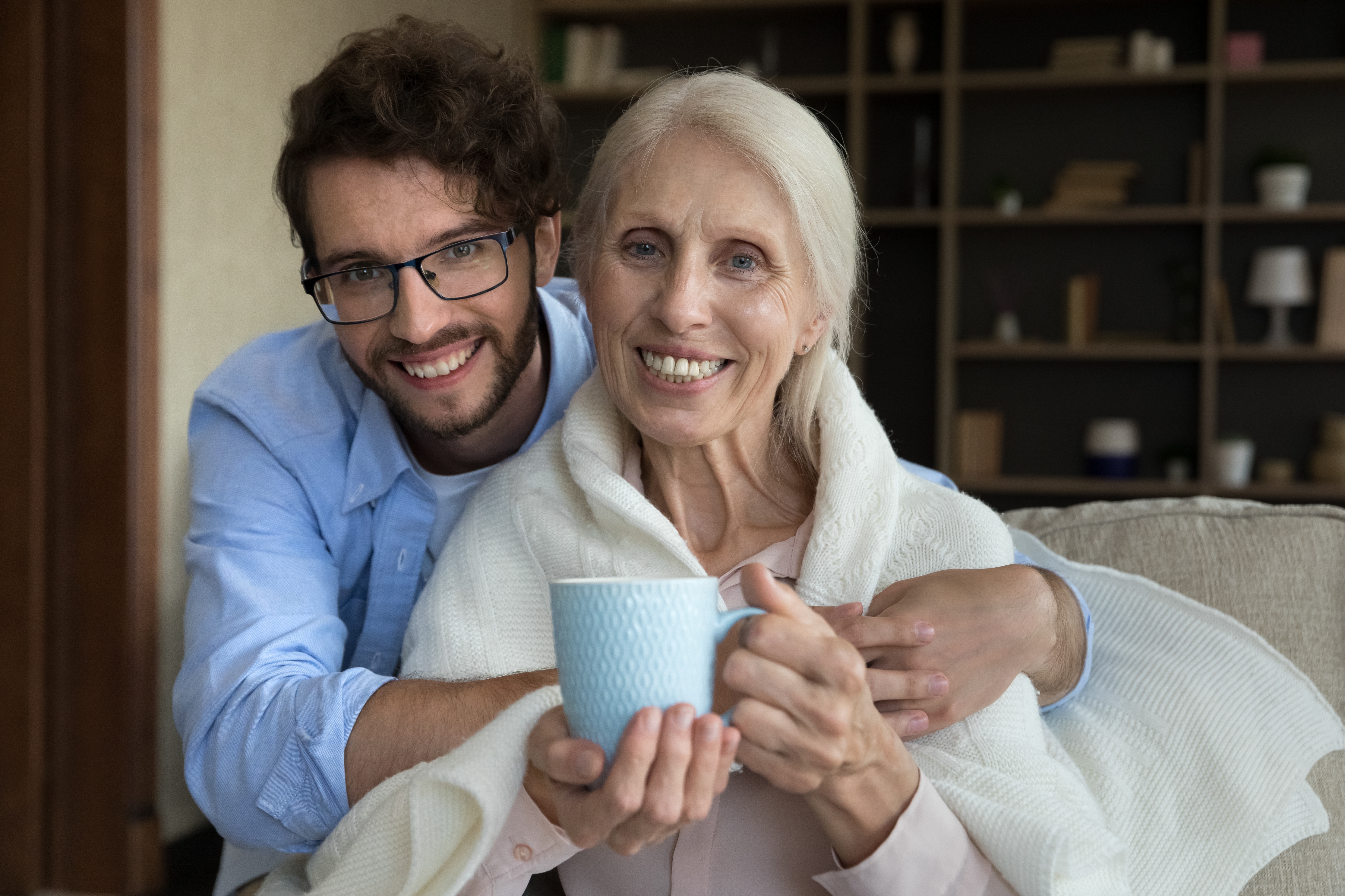 Милфхантеры атакуют: стало известно, почему зумеры бегут от ровесниц к взрослым женщинам