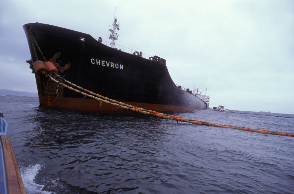 Один из атакованных в Чёрном море танкеров был зафрахтован американской Chevron