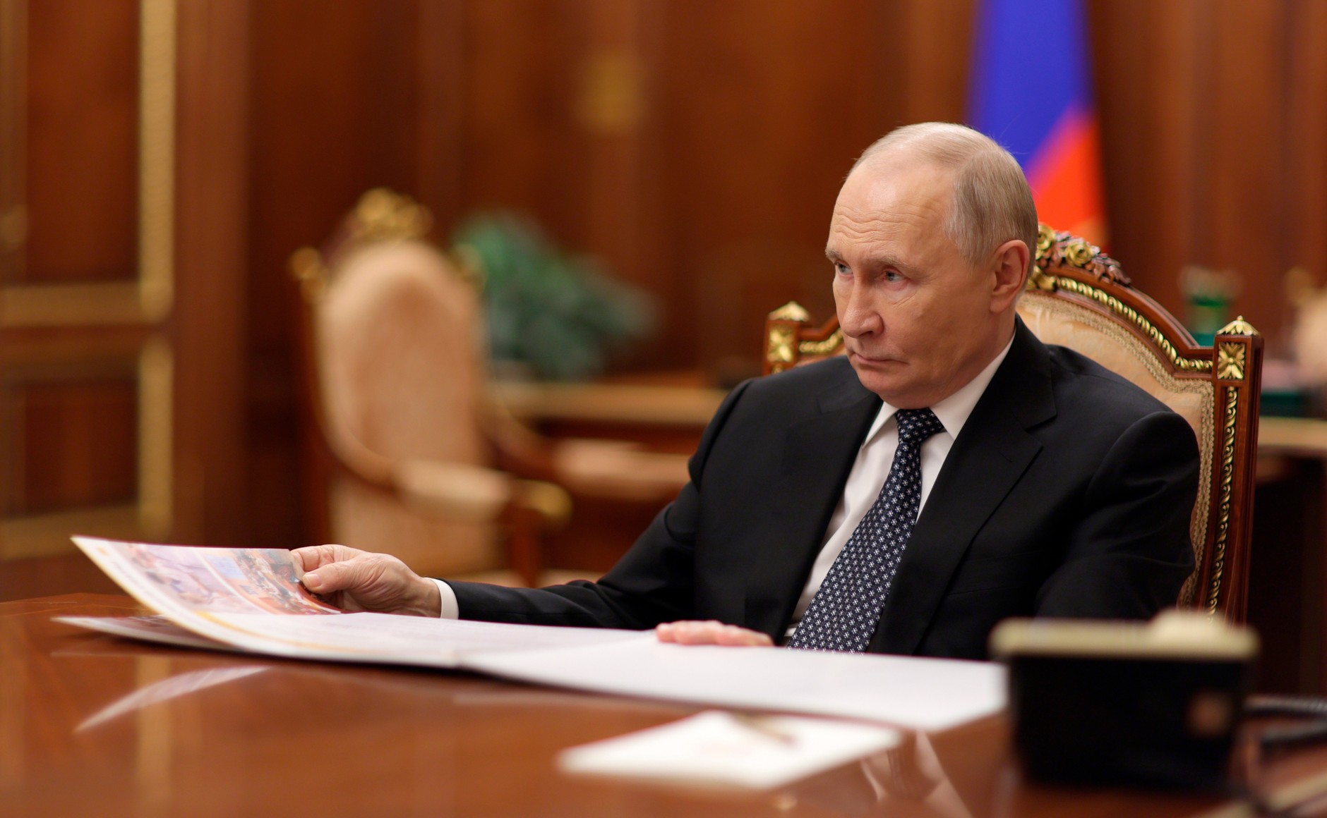 Путин назвал достаточно серьёзным вопрос с дорогами в Ярославской области