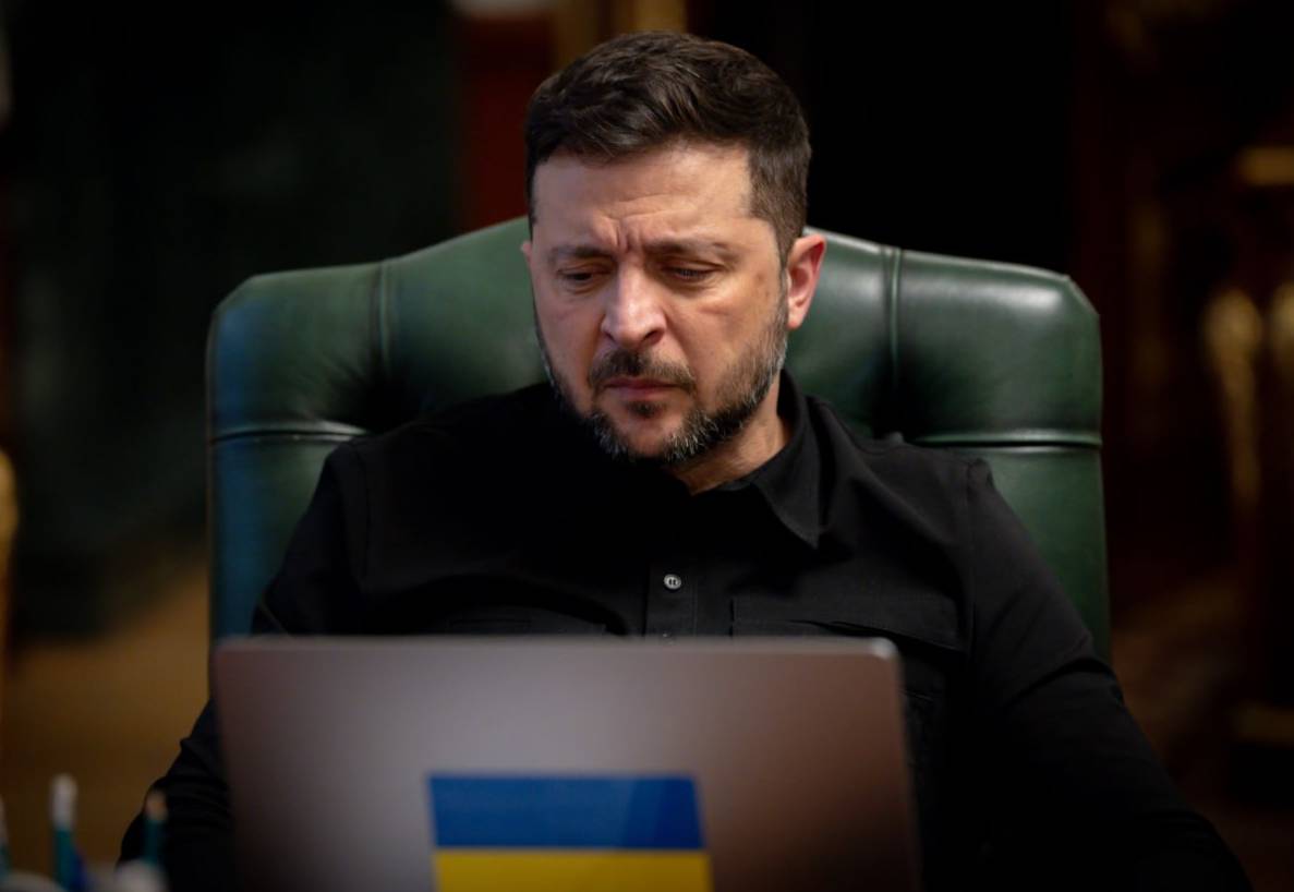 Окончание конфликта на Украине угрожает жизни Зеленского, заявил политолог