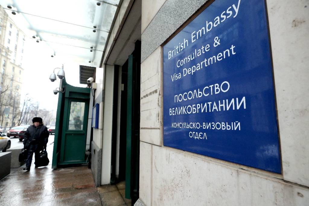 ФСБ вычислила сотрудника британских спецслужб в Посольстве Лондона в Москве