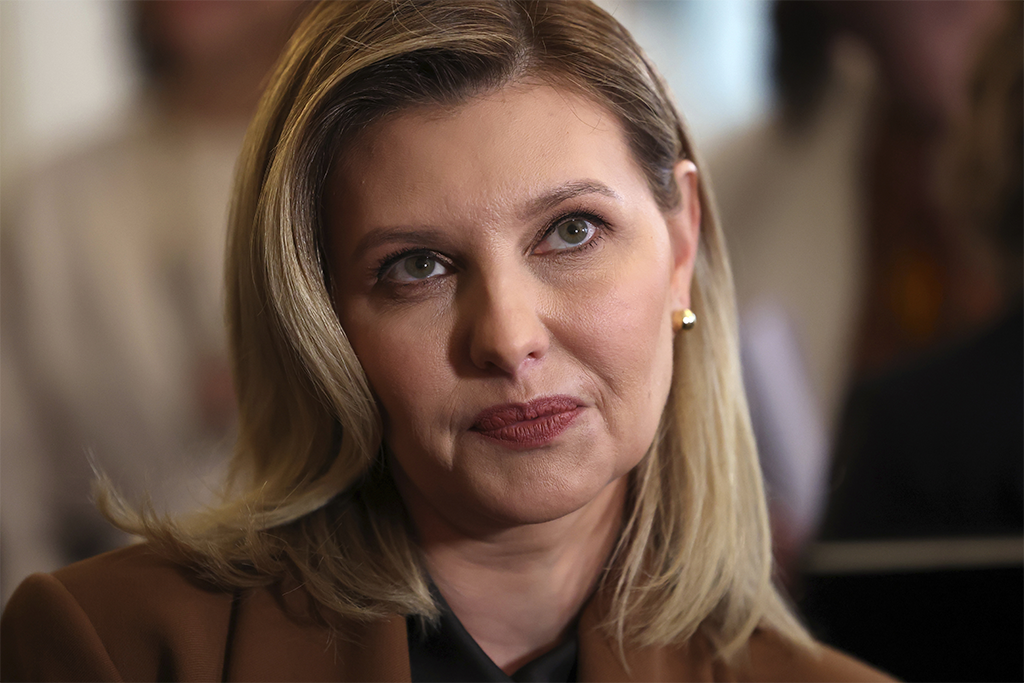 Жена Зеленского дала замерзающим украинцам странный совет