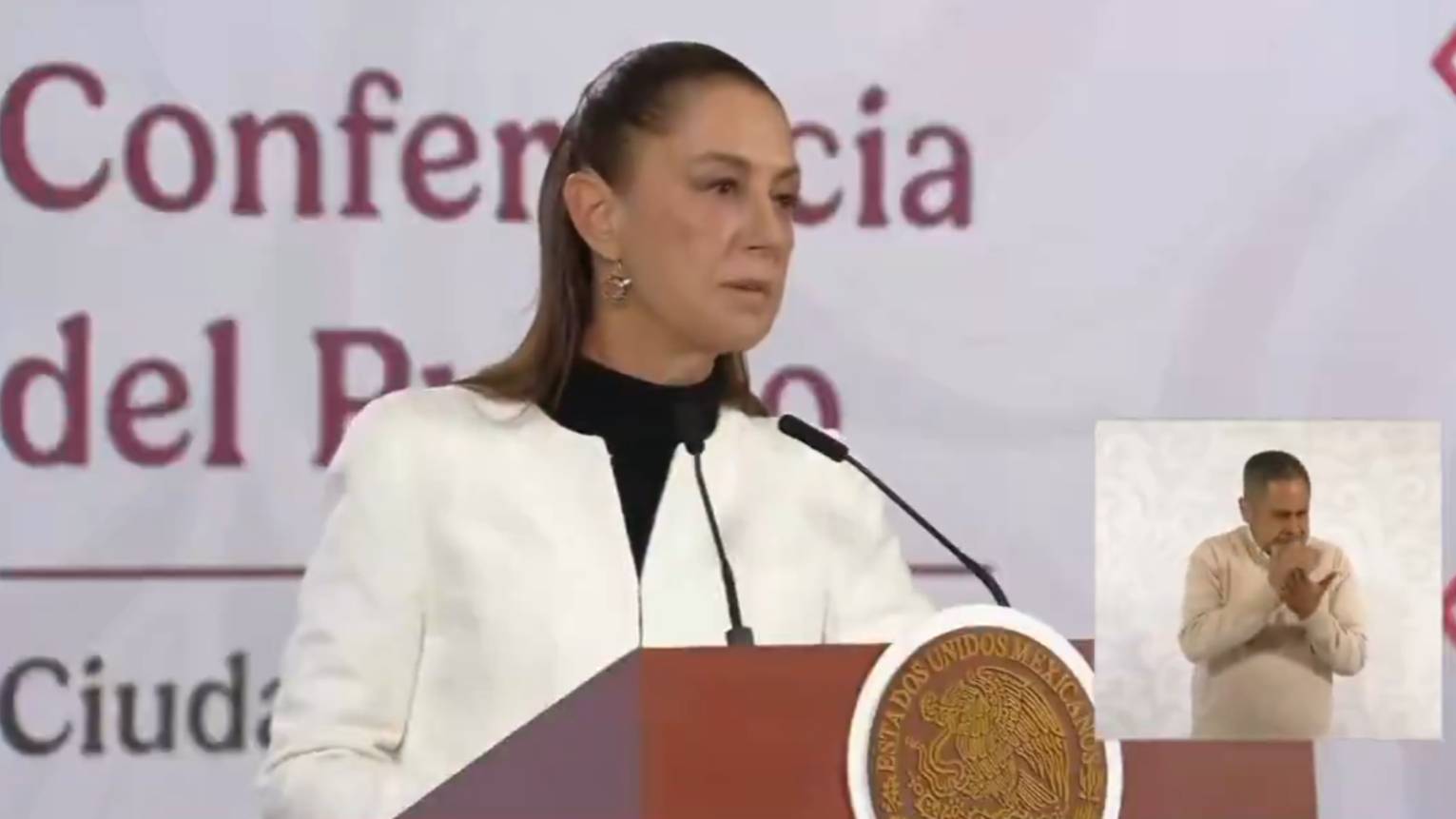 Президенту Мексики пришлось прервать брифинг из-за мощного землетрясения &mdash; видео