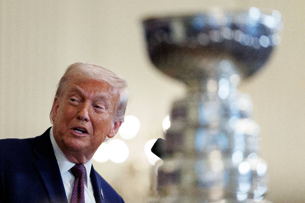 &laquo;Унаследовал бардак&raquo;: Трамп похвастался &laquo;успехами&raquo; за год своего президентства в США