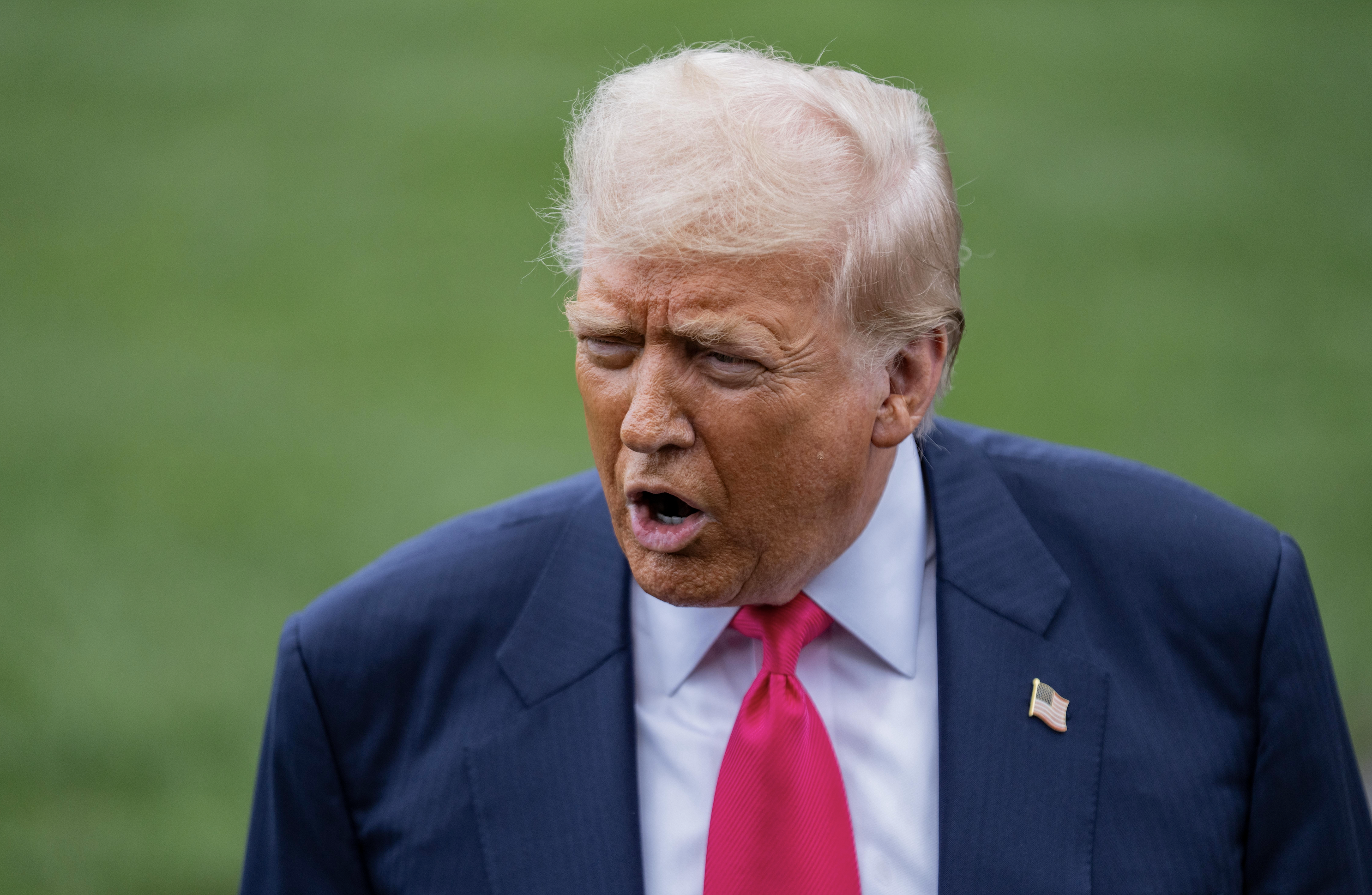 Премьер Бельгии назвал Трампа &laquo;очень голодной гусеницей&raquo;