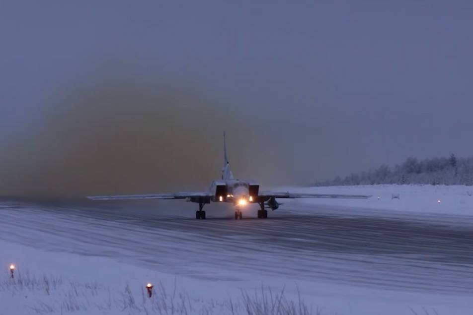 Бомбардировщики ВКС РФ совершили плановый полёт над Балтийским морем