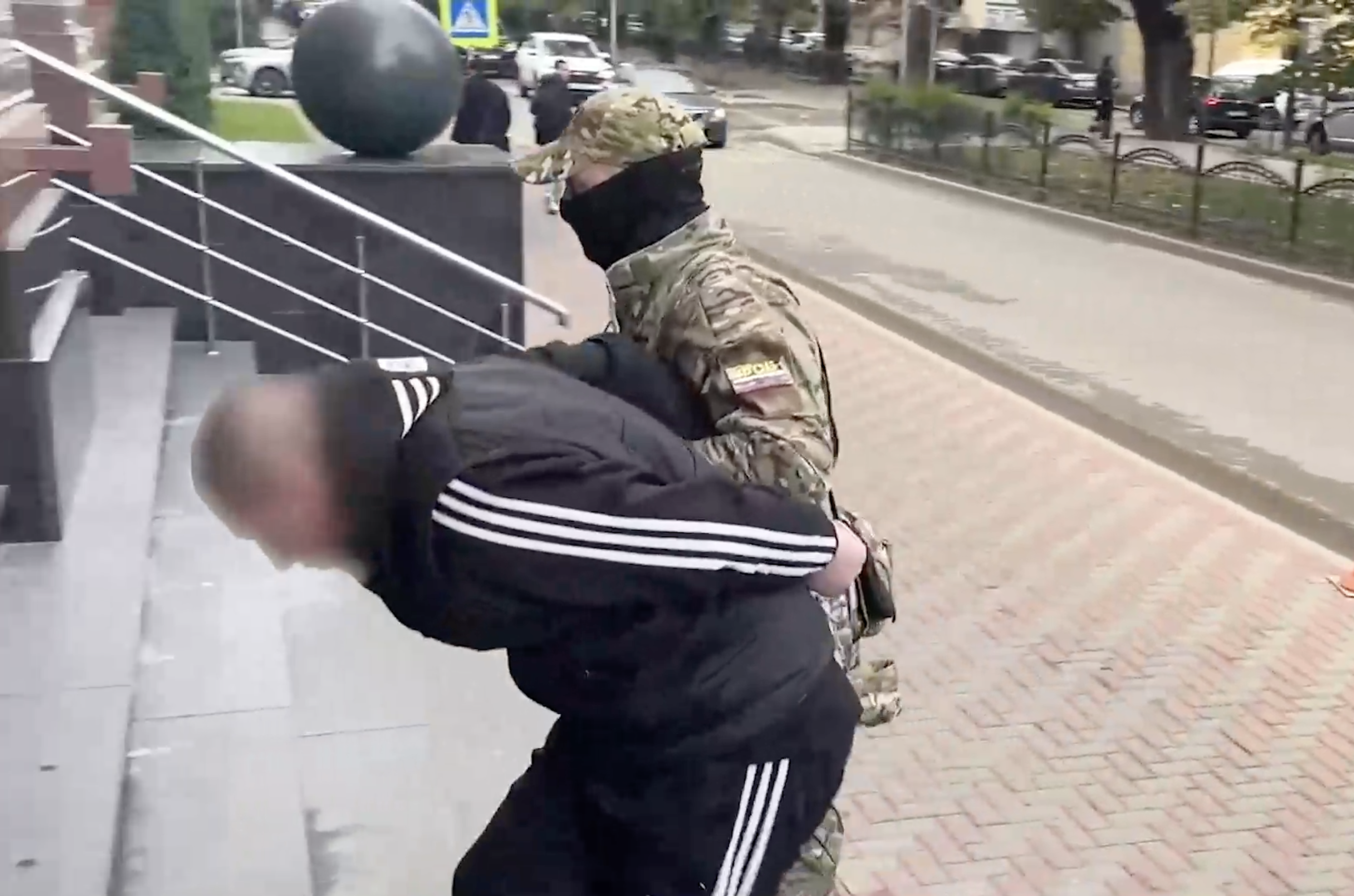 Появилось видео задержания и допроса украинских диверсантов, задержанных в Крыму