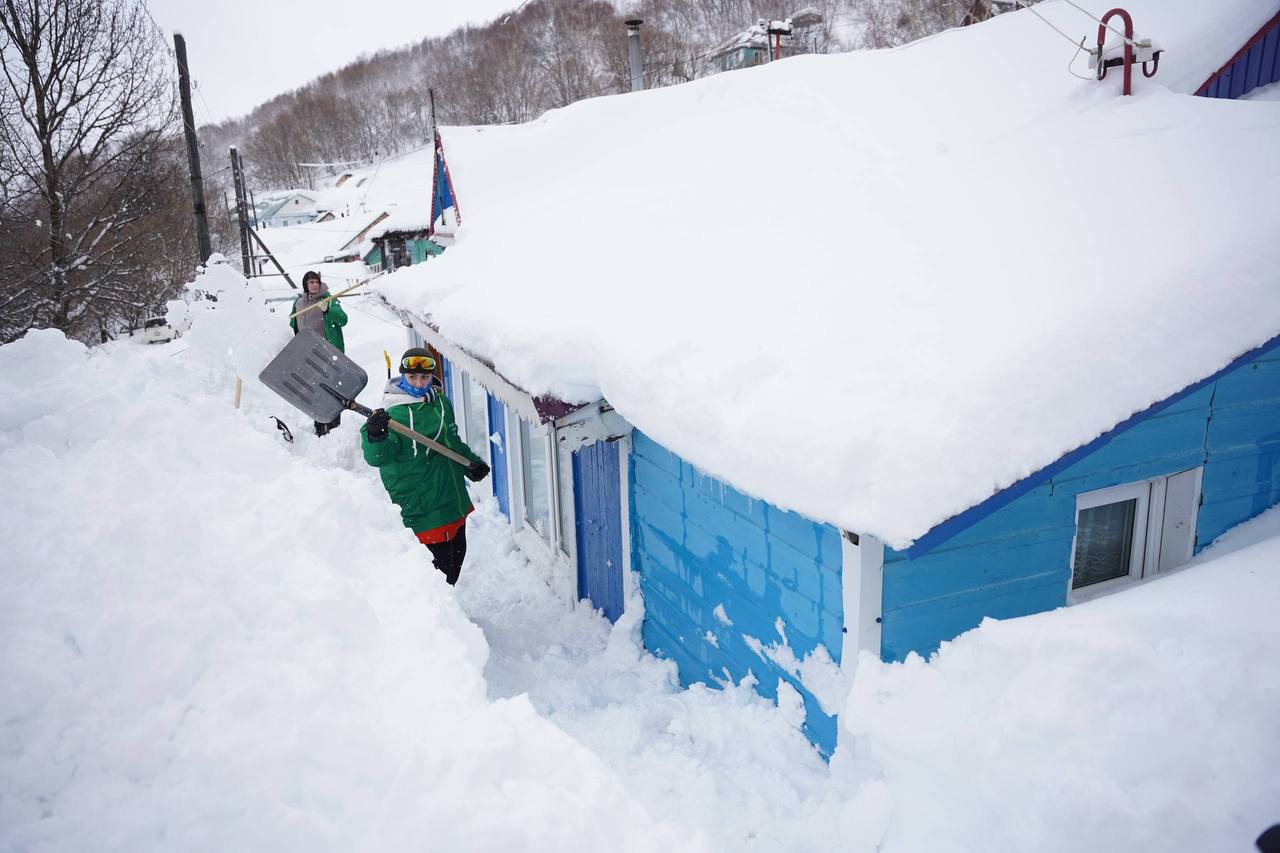 Засыпанную сугробами Камчатку ждёт новый мощный снегопад с метелью 
