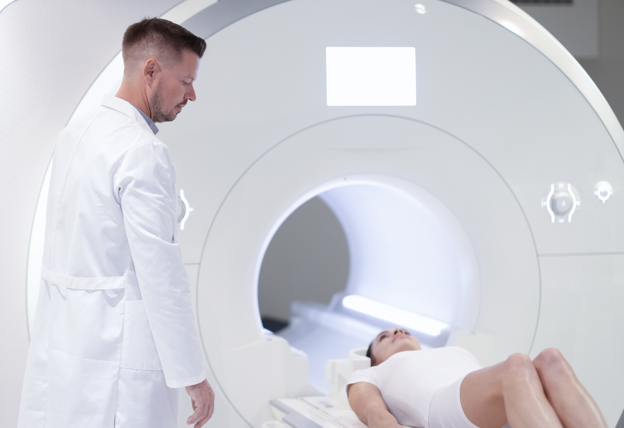 ФМБА нарастит поставки нового отечественного препарата для лечения онкологии