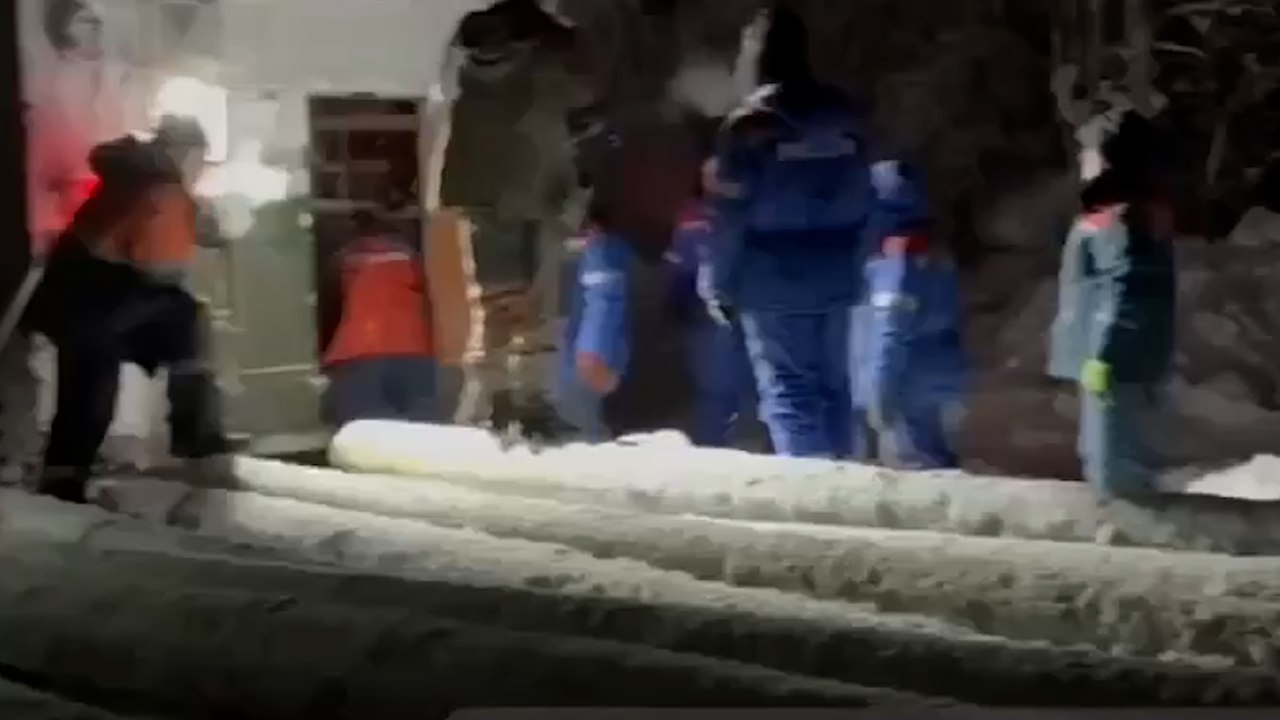 В Мурманскую область из Карелии привезли опоры ЛЭП на замену повреждённым