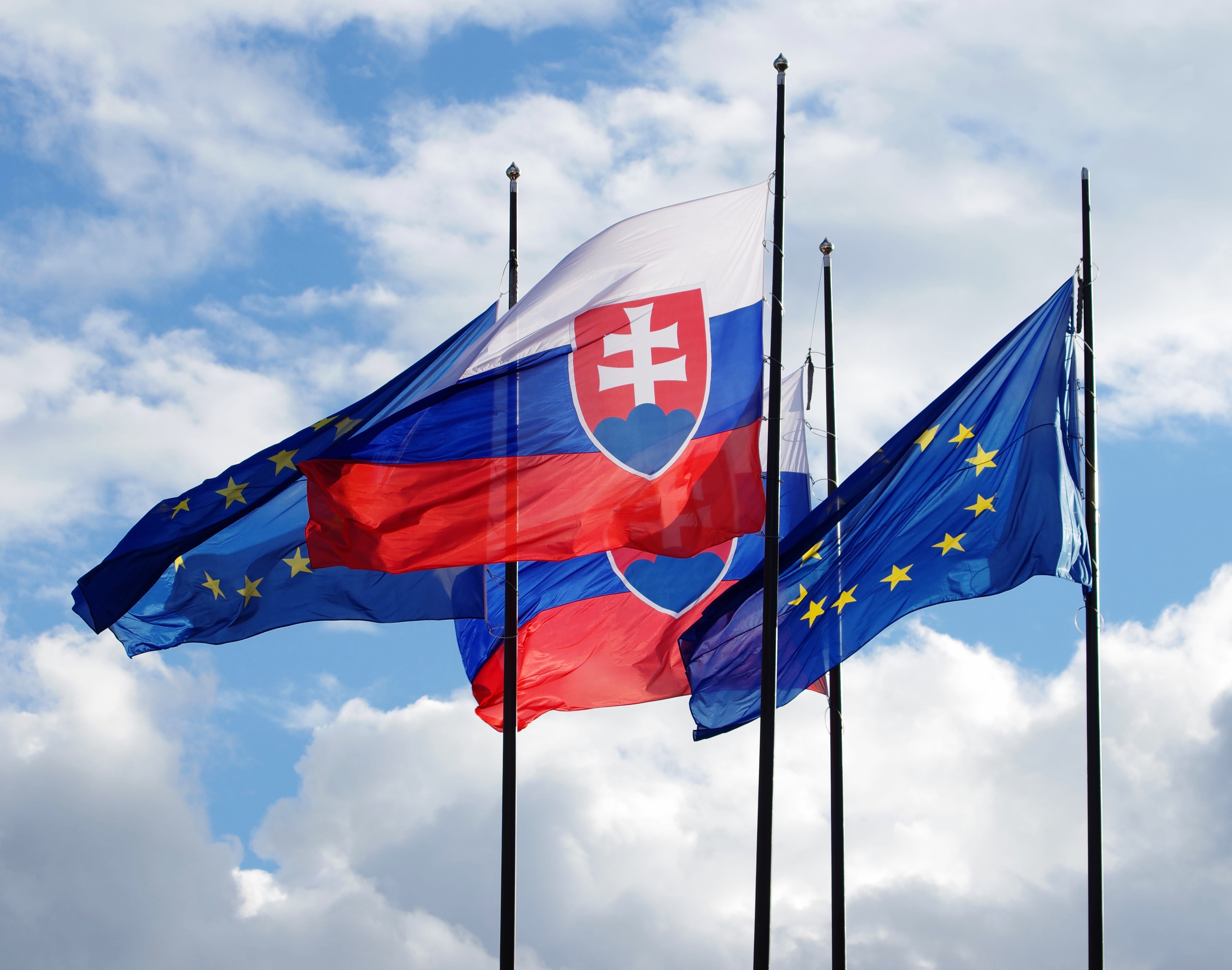 Словакия передаст ноту протеста послу России из-за Украины