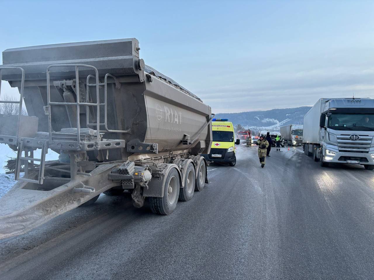 Водитель автобуса спровоцировал страшное смертельное ДТП с фурой на трассе М-5