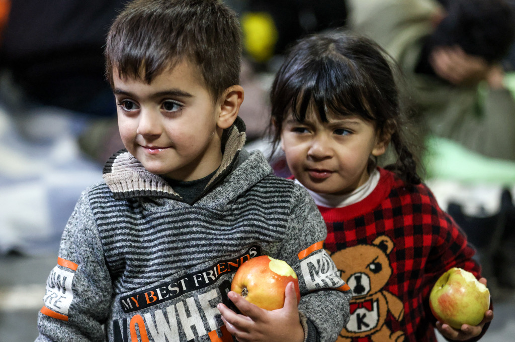 В России сократилось число детей-мигрантов