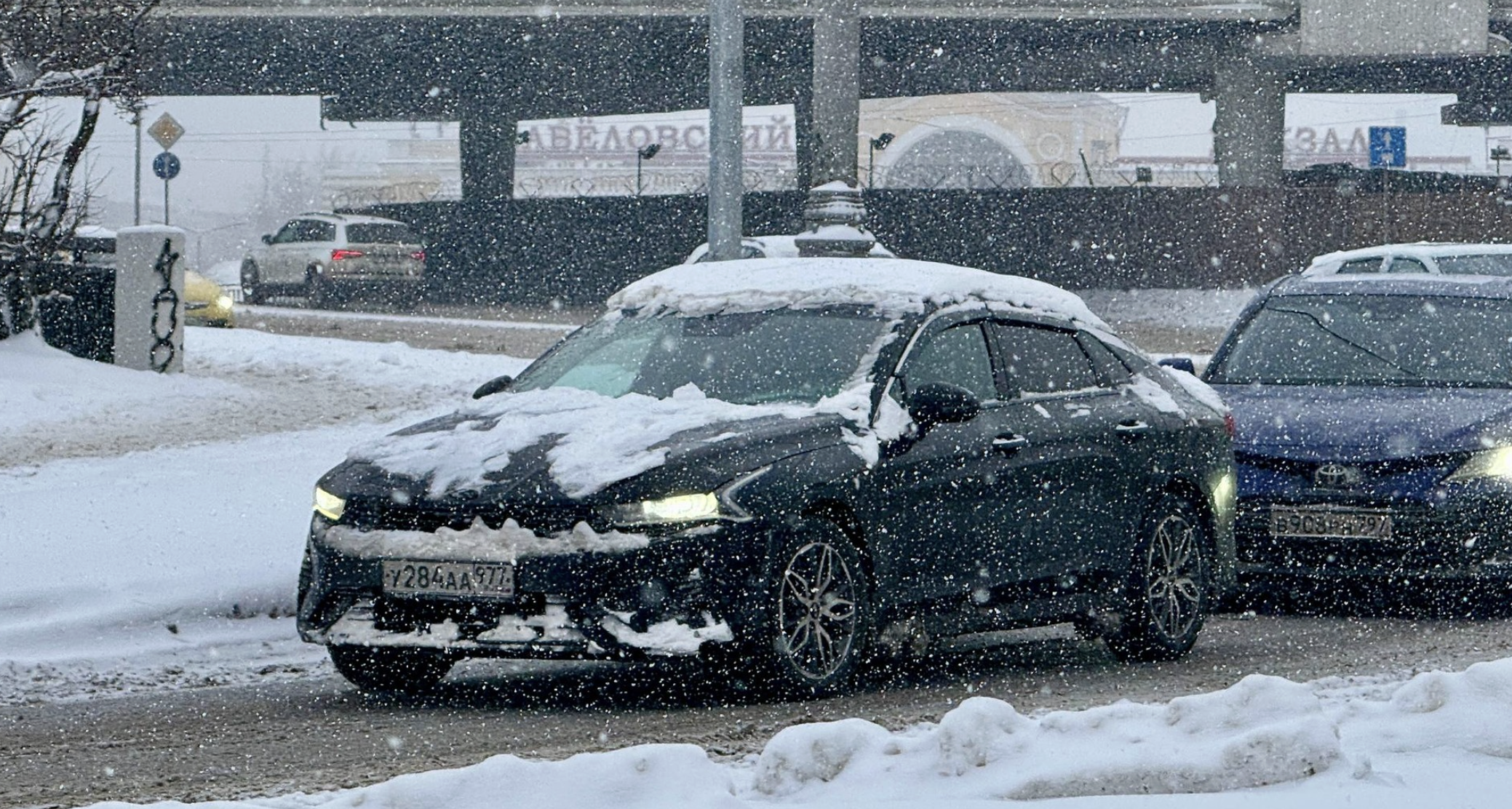 Запрет фур, цепи и особый режим: В Госдуме придумали меры против пробок в снегопад