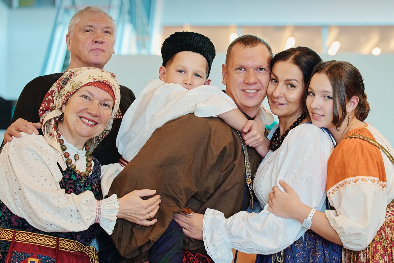 Фундамент из воспоминаний: Россияне назвали семейные ценности основой культуры