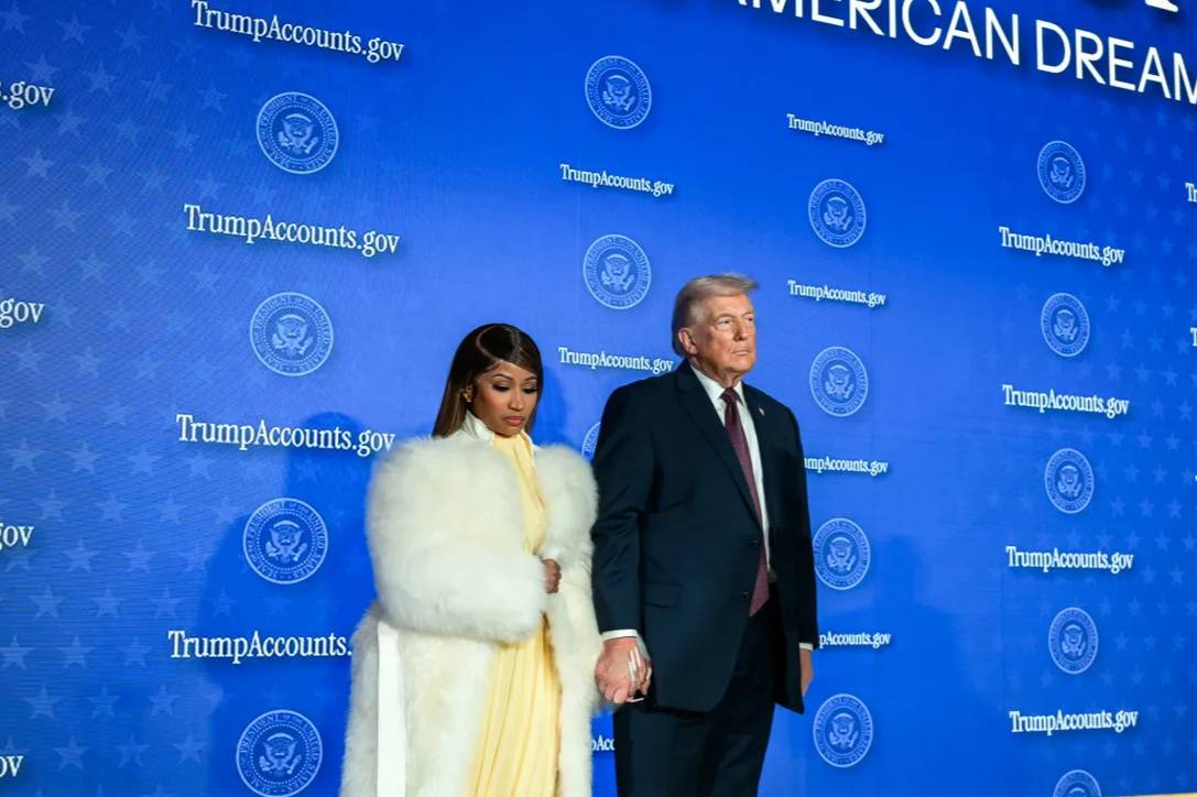 Трамп, вдохновившись Ники Минаж, решил поработать над маникюром