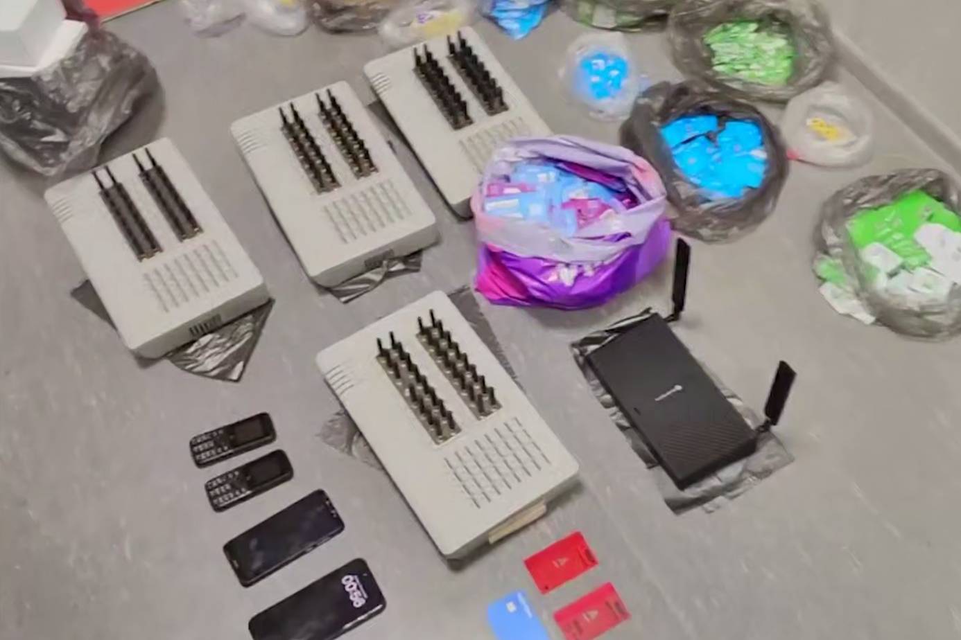 В Воронежской области пресекли деятельность нелегального узла связи