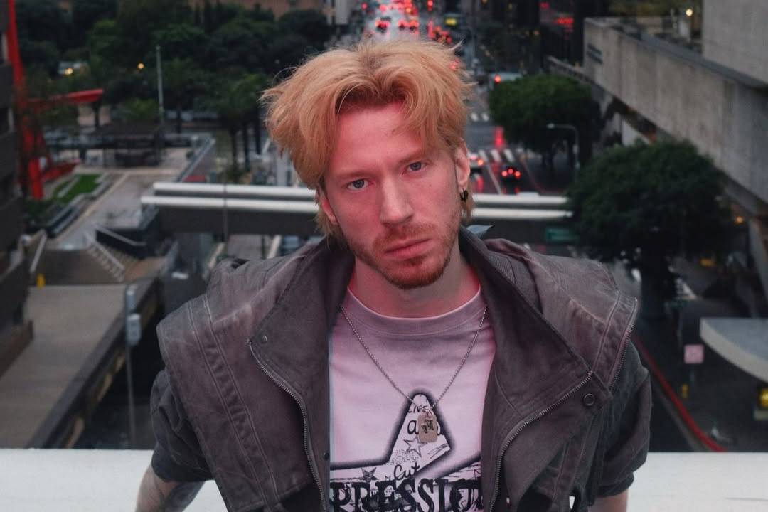 Никита Пресняков пошутил о &laquo;тяготах&raquo; бизнес-класса