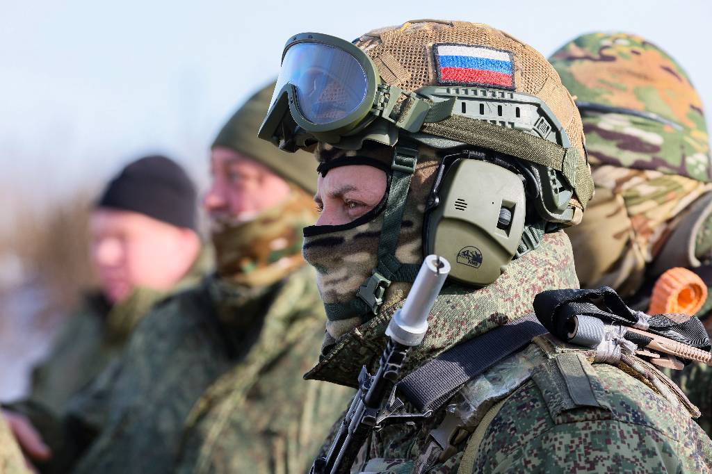 Бойцы ВС РФ доставили продукты в белгородские сёла, где кружат дроны ВСУ