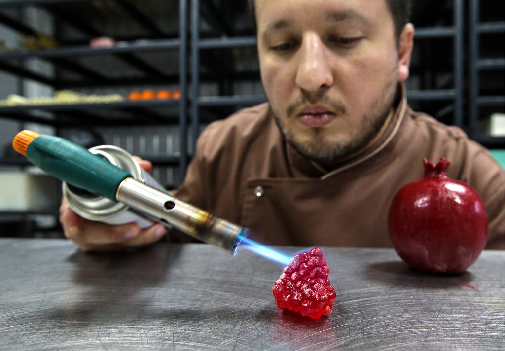 Суд в Москве подтвердил развод кондитера Рената Агзамова с супругой