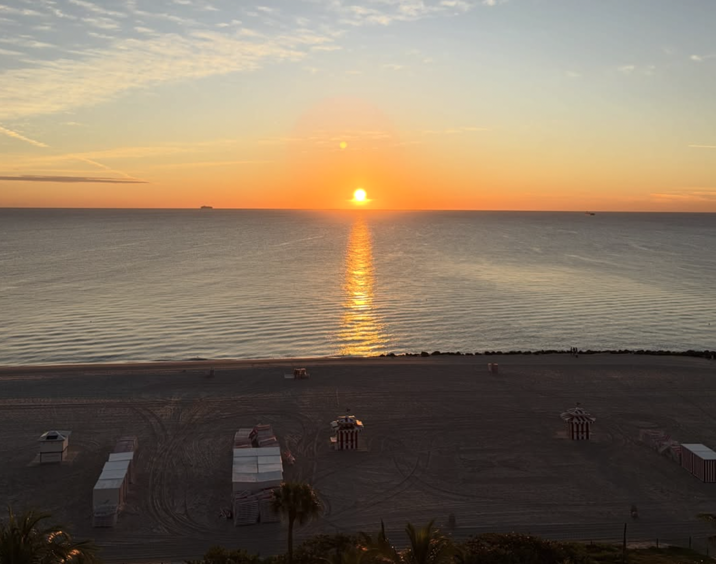 В Сети восприняли как намёк сфотографированный Дмитриевым восход в Майами