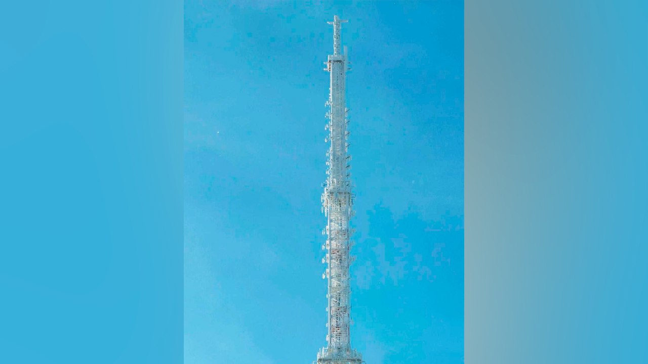 В Санкт-Петербурге превратилась в сосульку 326-метровая телебашня