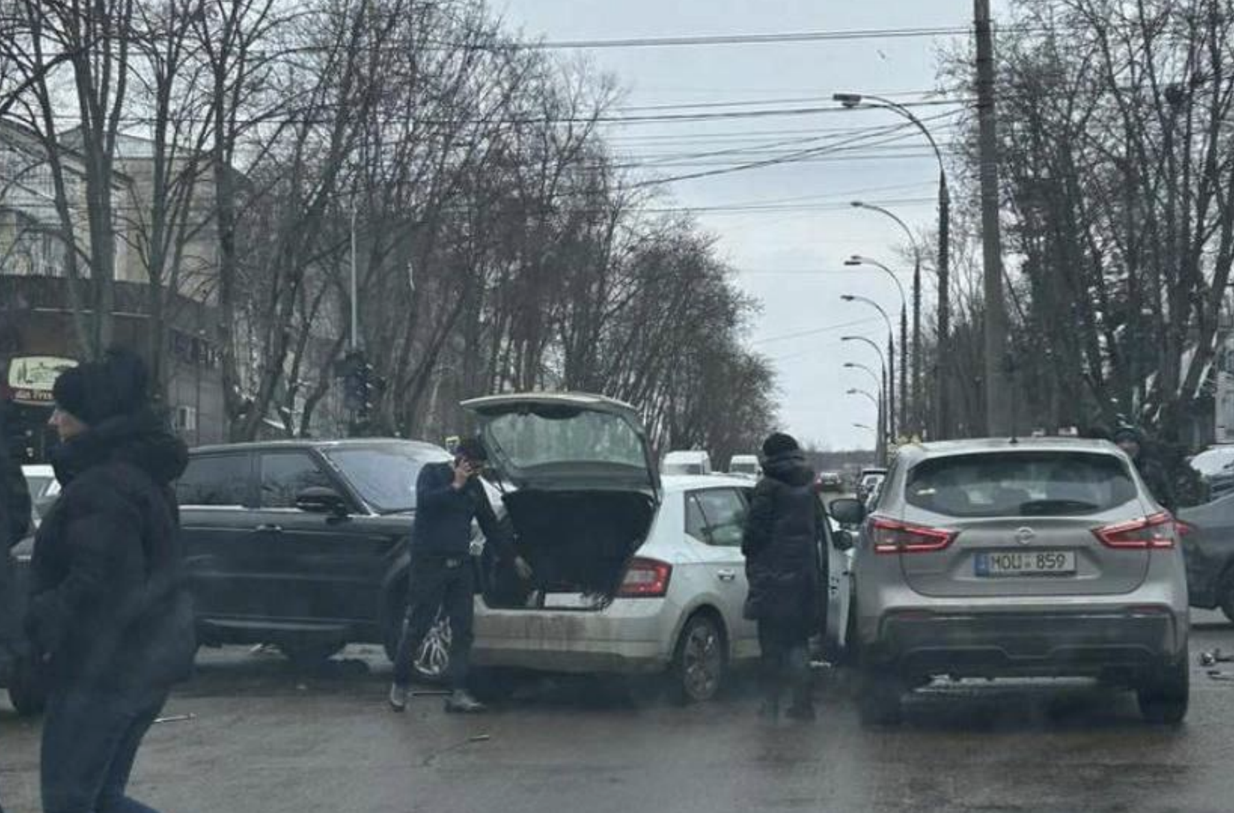 Серия массовых ДТП из-за блэкаута парализовала дороги Кишинёва