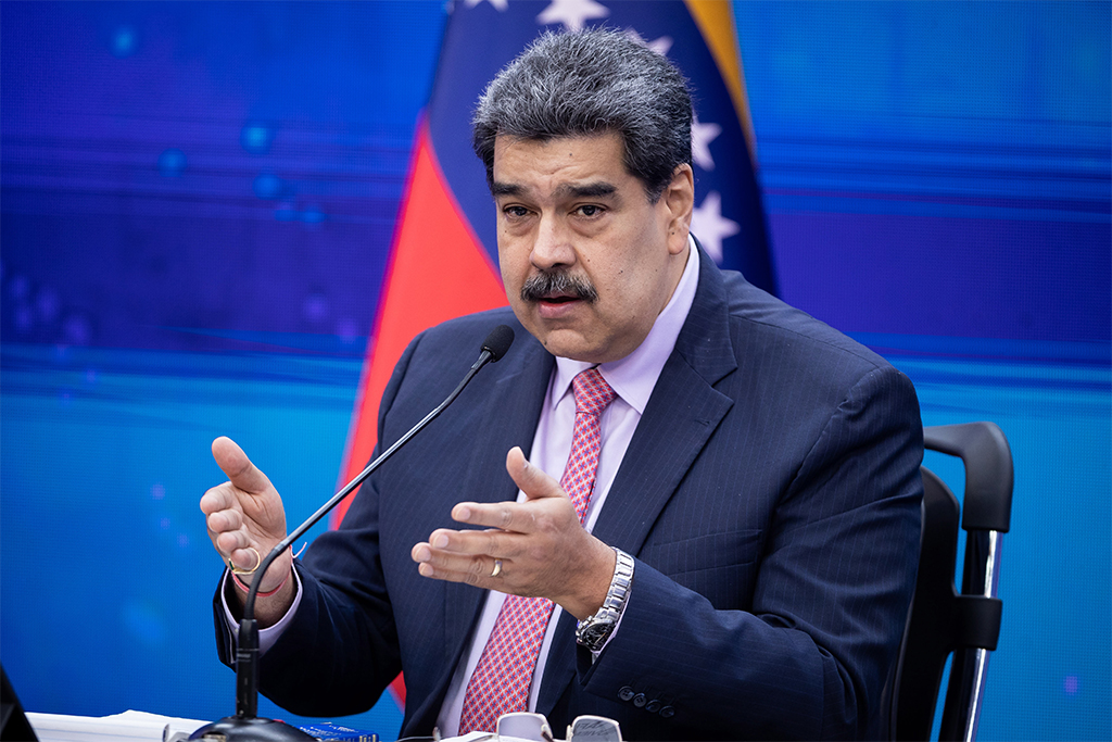 Venezuelski obrambni minister obtožil Združene države Amerike poboja Madurove straže