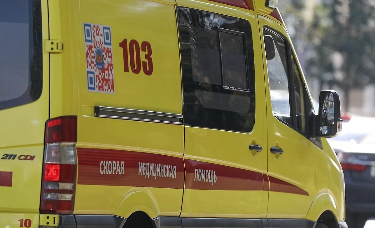 Один человек погиб в Твери после падения обломков БПЛА в окна жилой многоэтажки