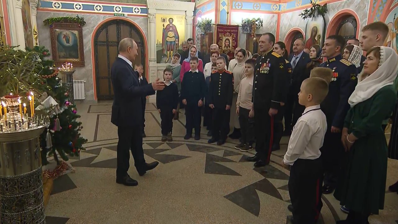Путин в Рождество отметил, что представители всех конфессий России рады общим победам