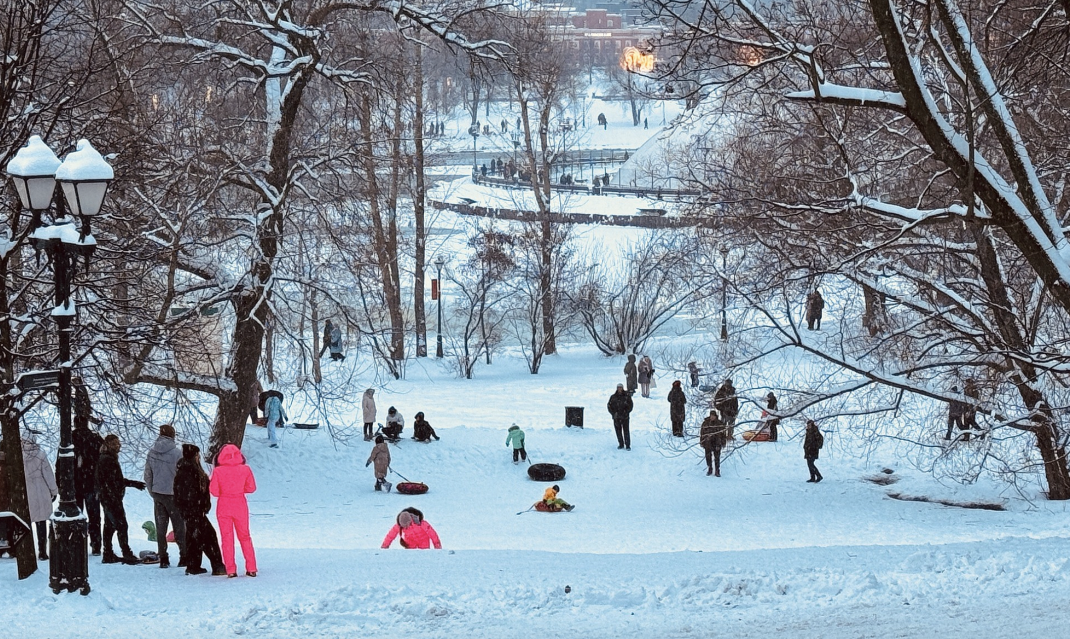 Спутник Роскосмоса зафиксировал циклон, несущий аномальные снегопады в Москву