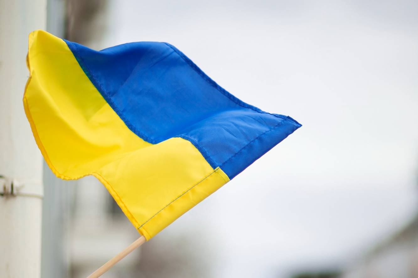 Власти Чехии продолжают избавляться от набивших оскомину флагов Украины